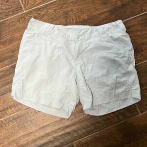Women’s fishing shorts, like new!!!
